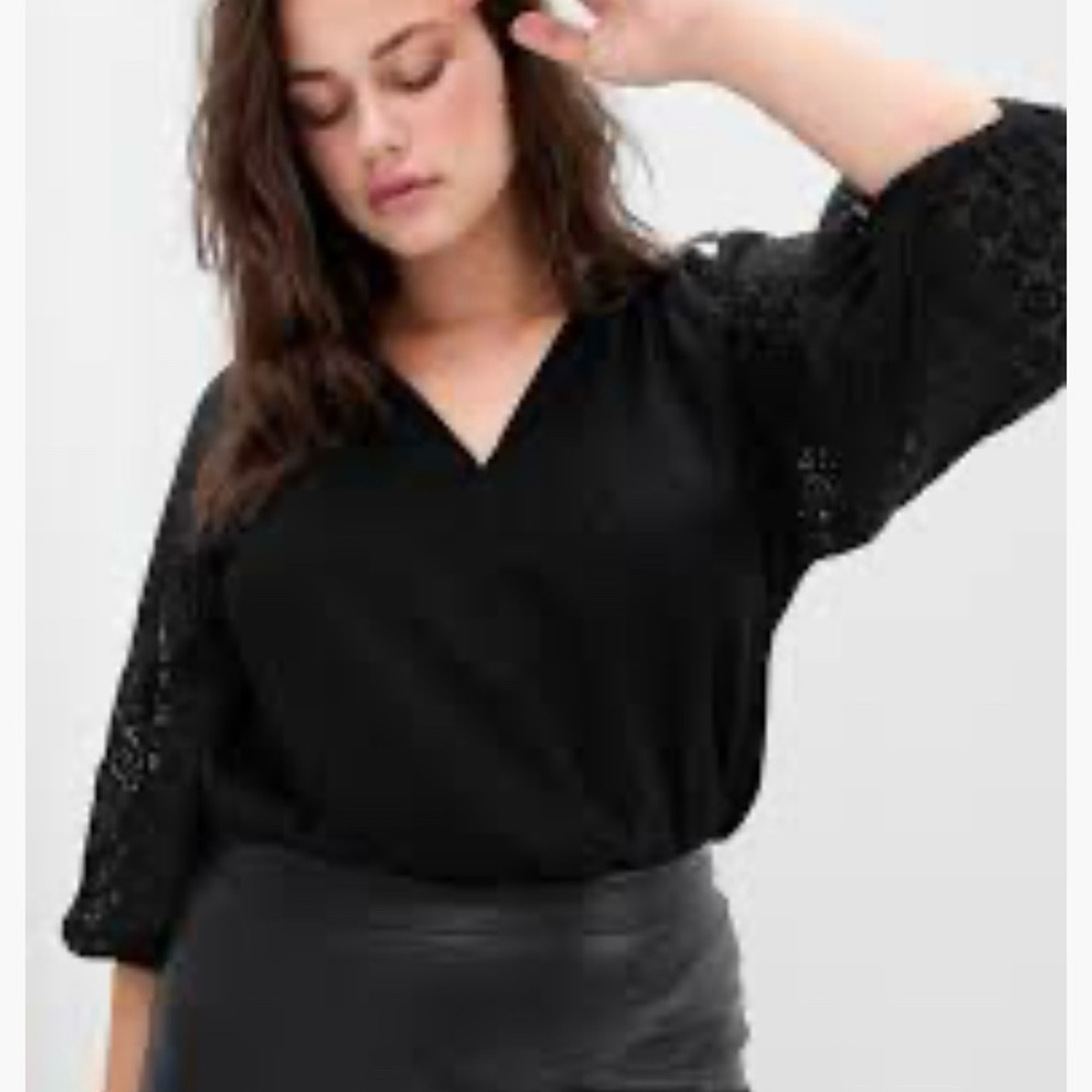 Gap Black Lace Bohemian Blouse Top 3/4 Sleeves Size Medium V-Neck Band Collar